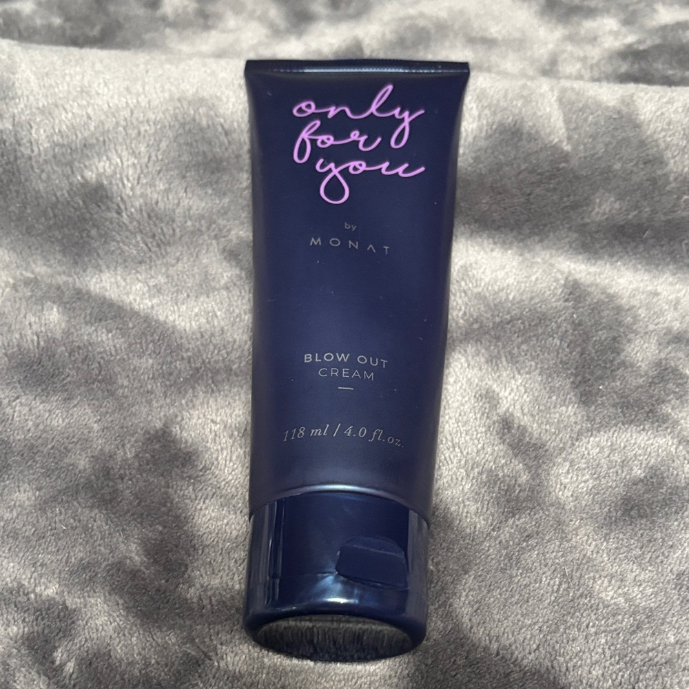 Monat Blow Out Cream